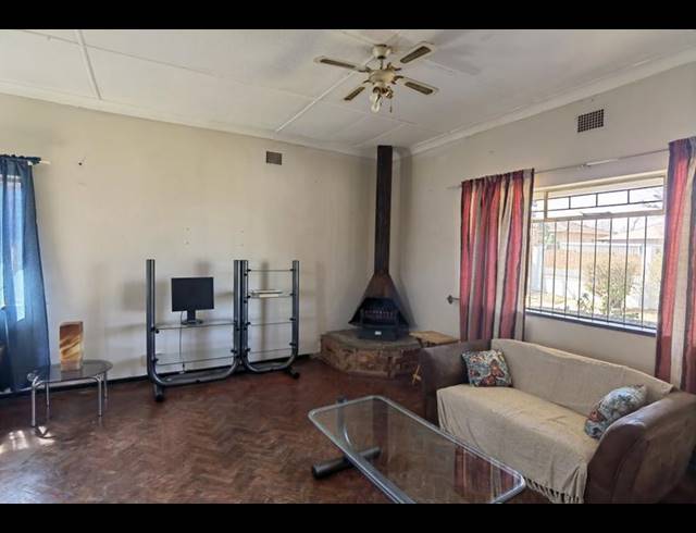 2 BEDROOM HOUSE FOR SALE IN PRIMROSE EAST